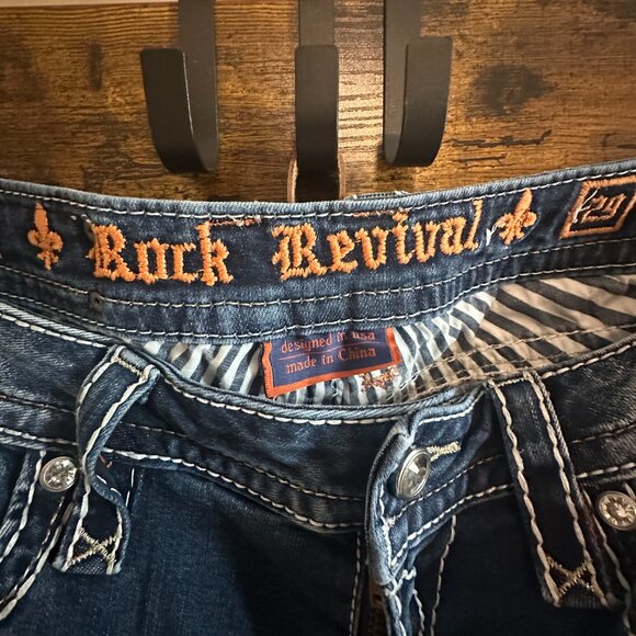 Rock Revival Mid-Rise Capri Jeans - Picture 8 of 16